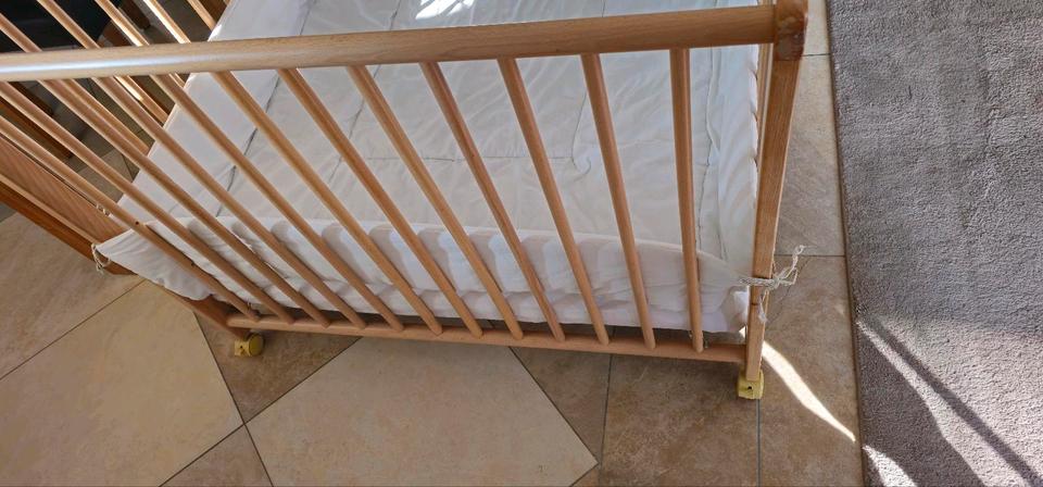 Laufstall Geuther 1m x 1m mit Matratze, Spannbettlaken, Einlage in Gangkofen