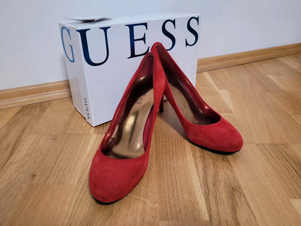 GUESS Pumps rot Wildleder Gr. 37 wie NEU FL4SABSUE08 in Köln