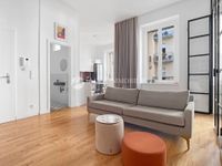 Bezugsfrei! Wunderschöne modernisierte 2,5-Zimmer-Wohnung mit Balkon und Terrasse, und Stellplatz Berlin - Schöneberg Vorschau