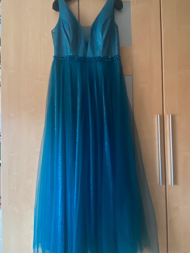 Hofdamenkleid in Warburg