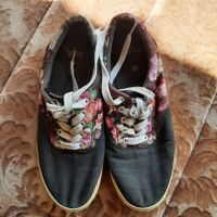 Schwarze Stoffschuhe mit Blumenmuster Gr.39 Nordrhein-Westfalen - Steinfurt Vorschau