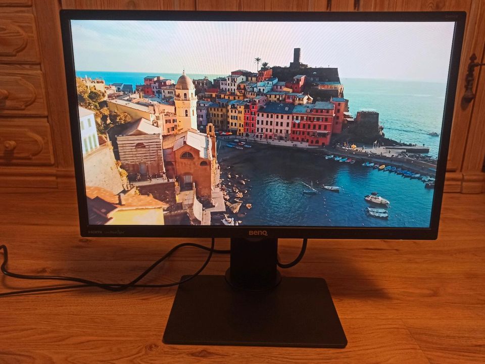 BenQ Monitor GW2470 24 Zoll HDMI + prof. Standfuß in Hamburg