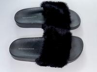 Reserved Pantoletten Gr. 32 33 Neuw. Puschel  Schuhe Sandalen Bayern - Elsenfeld Vorschau