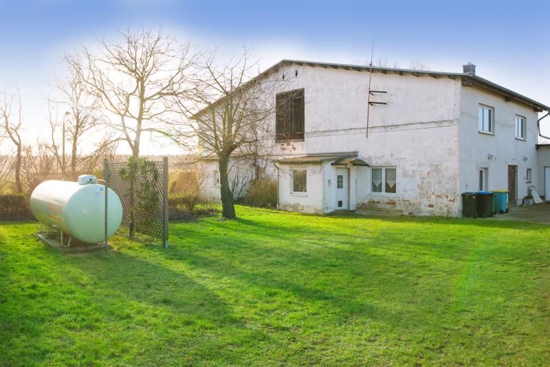 Großzügiges Einfamilienhaus  mit Potenzial für Ausbau mit Grundstück und Landwirtschaftsfläche in Lalendorf