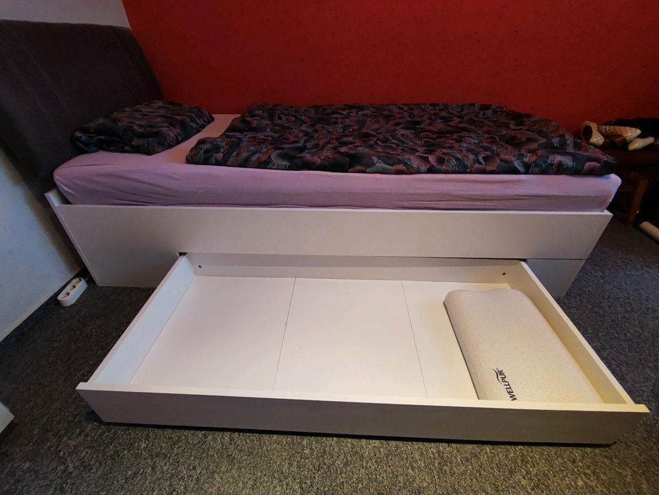 Single Boxspringbett Bett neuwertig in Köln