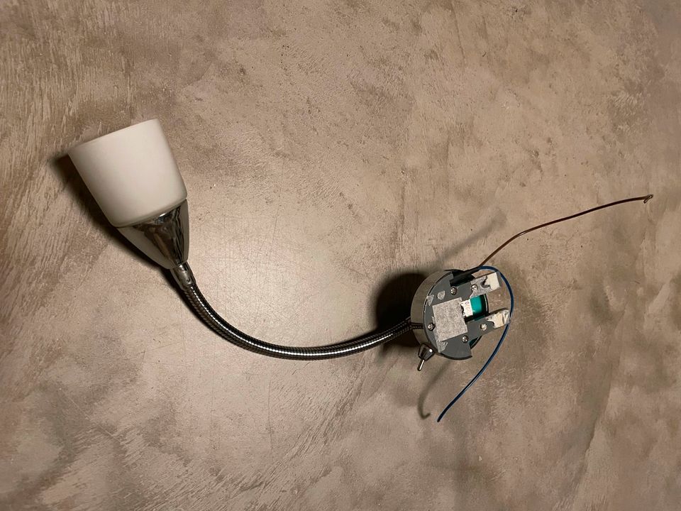 Lampe verstellbar (Montage ohne Bohren) in Landshut