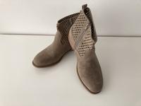 Boots / Stiefeletten, Wildlederoptik, dekorativ, NEU, khaki-beige Nordrhein-Westfalen - Bad Salzuflen Vorschau