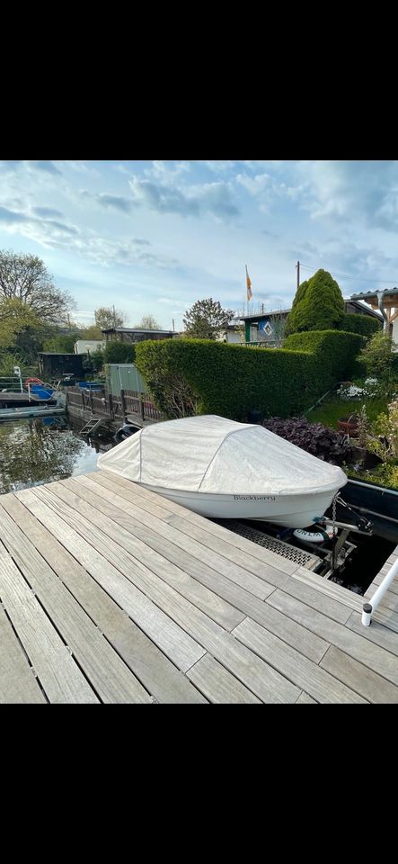 Ruderboot / Motorboot  ( Terhi  400c ) in Hamburg