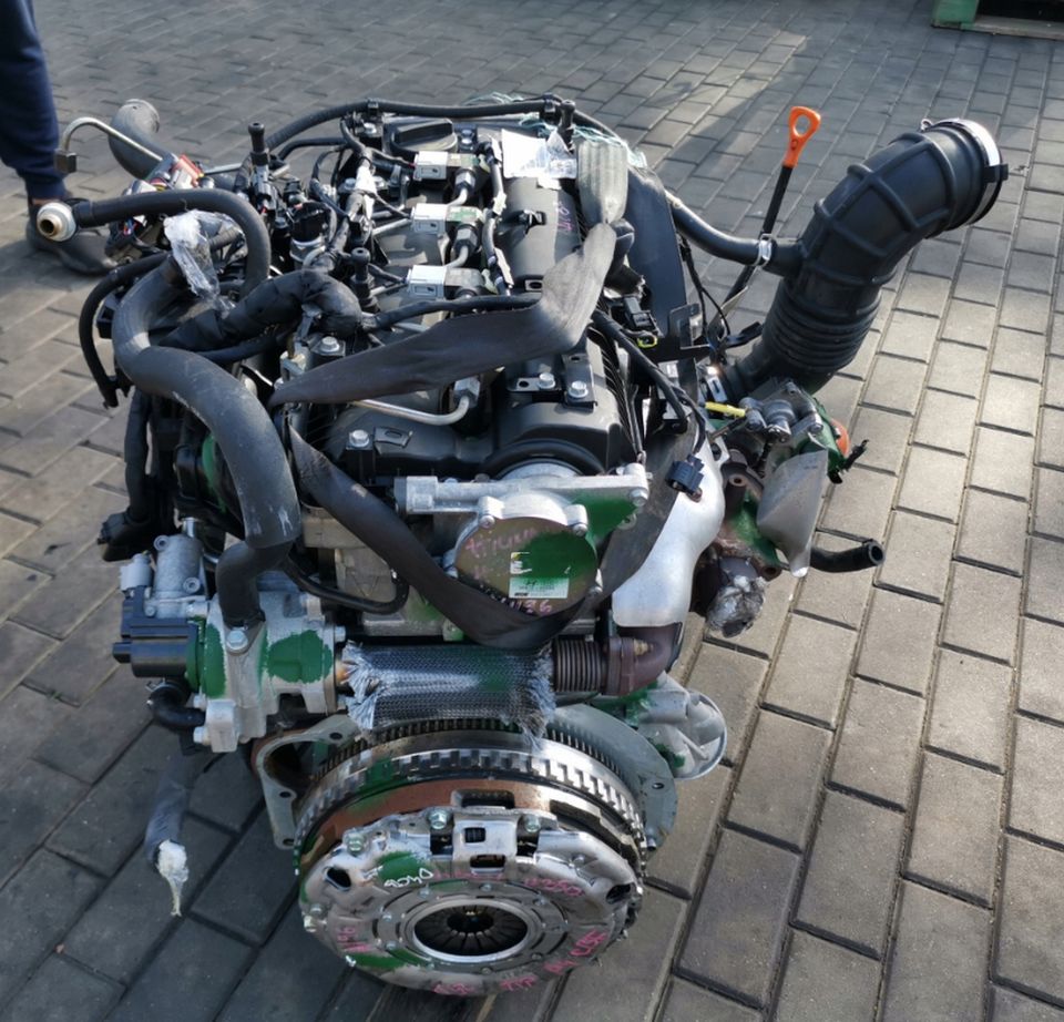 Motor 2.5CRDI D4CB 170PS KIA SORENTO 59TKM KOMPLETT in Berlin