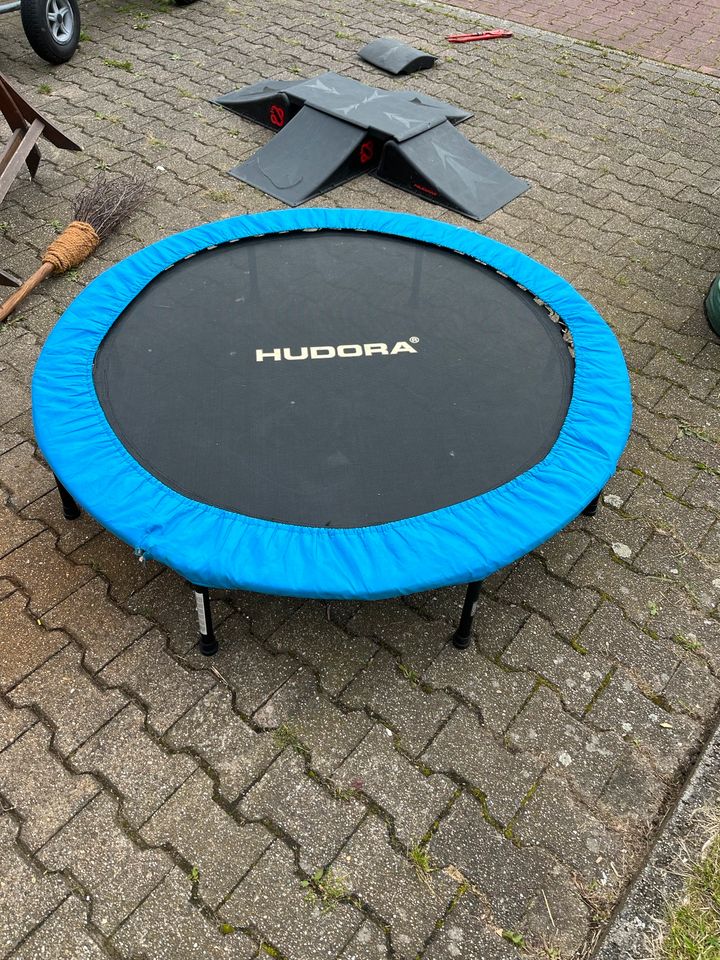 Hudora Trampolin Indoor Outdoor 140cm klappbar in Bochum -  Bochum-Wattenscheid | Spielzeug für draussen günstig kaufen, gebraucht oder  neu | eBay Kleinanzeigen ist jetzt Kleinanzeigen