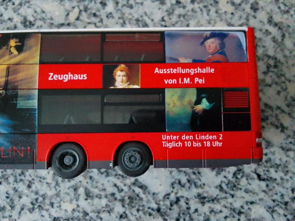 Rietze Modelle NEOMAN DD Bus BVG 200er Historisches Museum 2006 in Berlin
