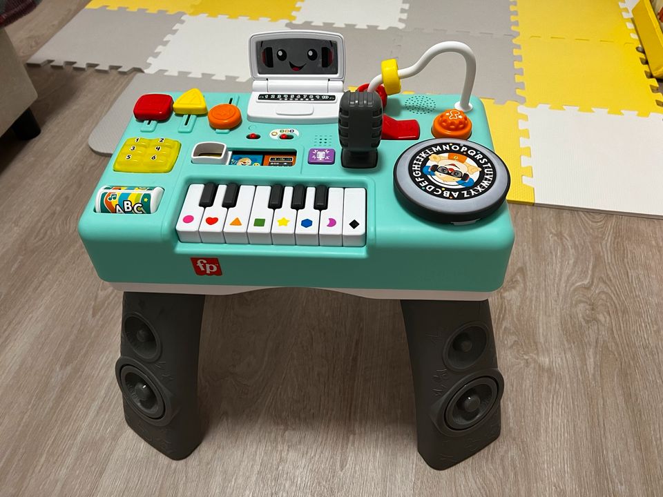 Fisher Price DJ Spieltisch in Oldenburg