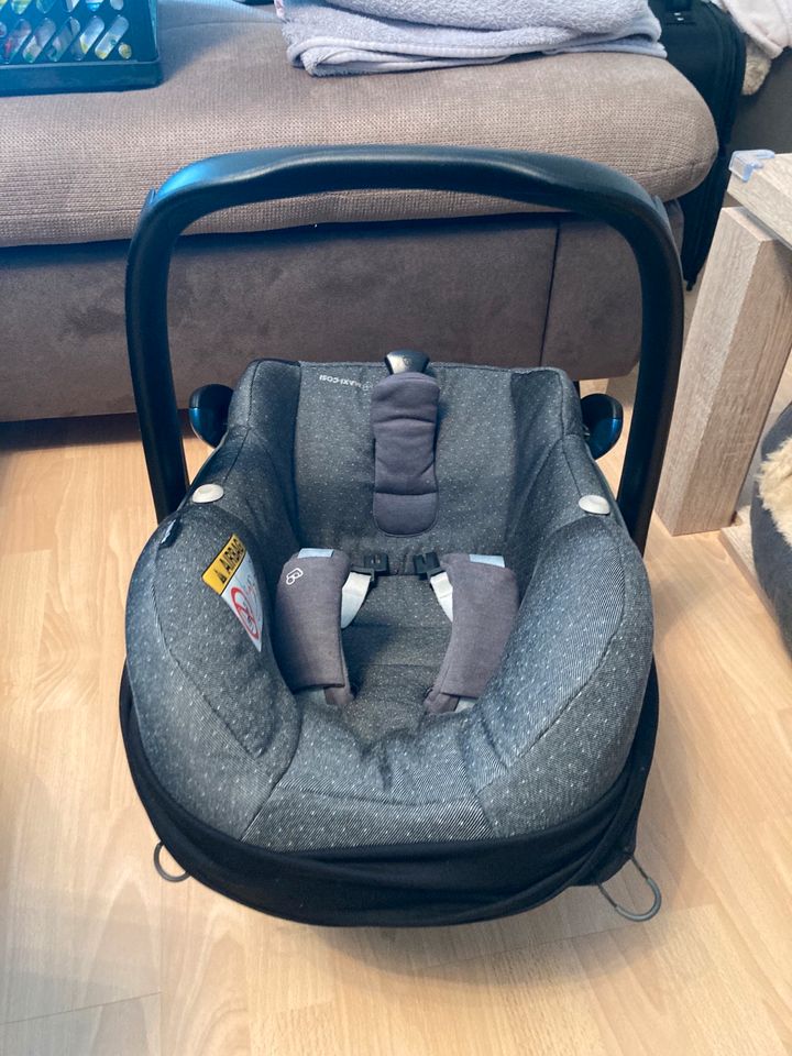 Maxi Cosi Babyschale Pebble + - sehr guter Zustand! in Schrobenhausen