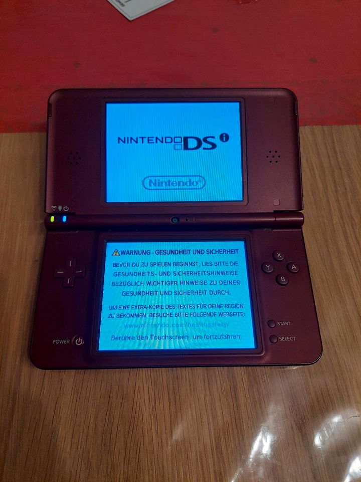 Nintendo DSi XL Rot in Ascheberg