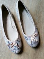 Ballerina, Schuhe, Gr. 39, Pastellfarben gemustert, Spitze, NEU Nordrhein-Westfalen - Ense Vorschau