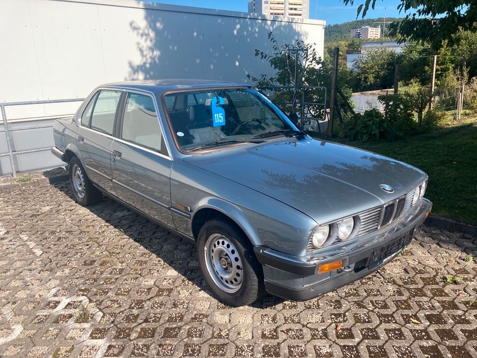 BMW E30 318i in St. Johann