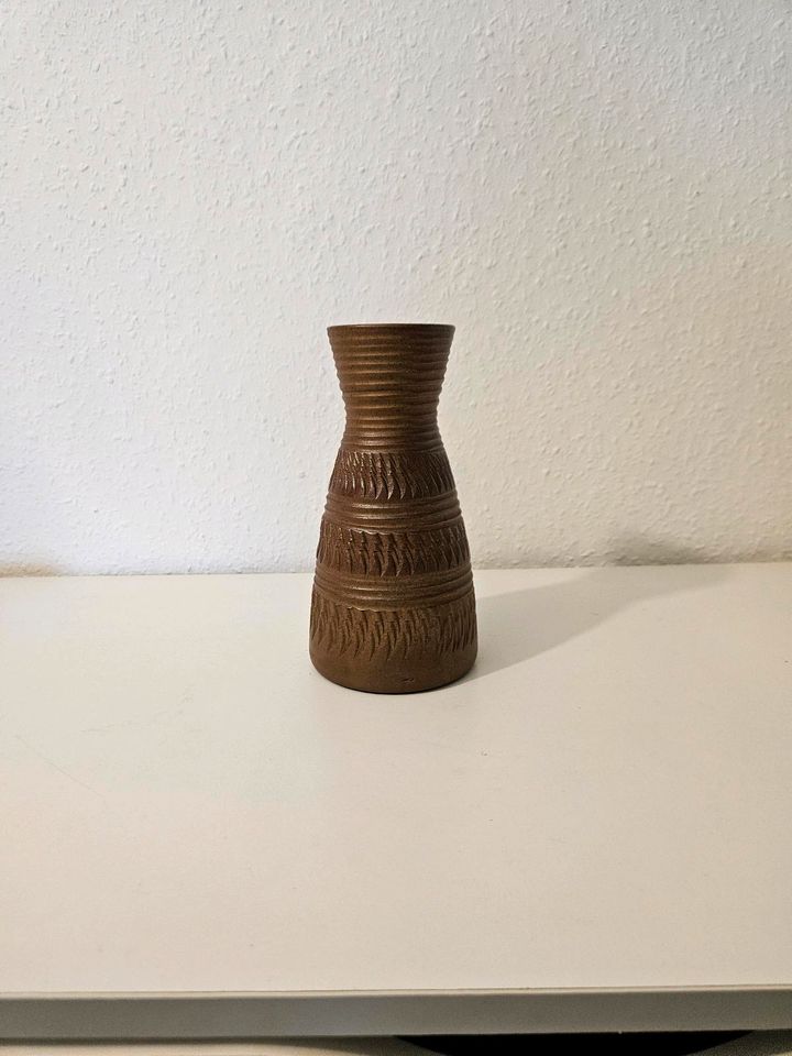 Vase getöpfert handmade braun in Siegburg