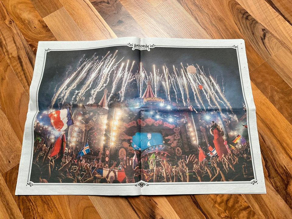 Tomorrowland Zeitung Weekend Edition 2017/2019 in Sankt Johann