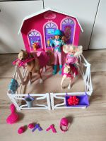 Barbie Pferdestall mit 2 Barbies & 2 Pferden Hessen - Wölfersheim Vorschau