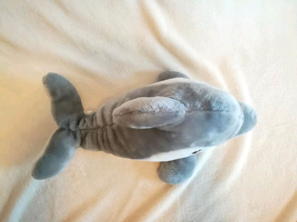Stofftier Delfin grau in Niederwinkling