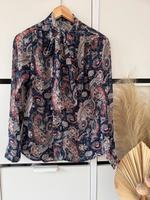 Blau gemusterte, transparente Bluse Amisu Größe XS Frankfurt am Main - Bornheim Vorschau