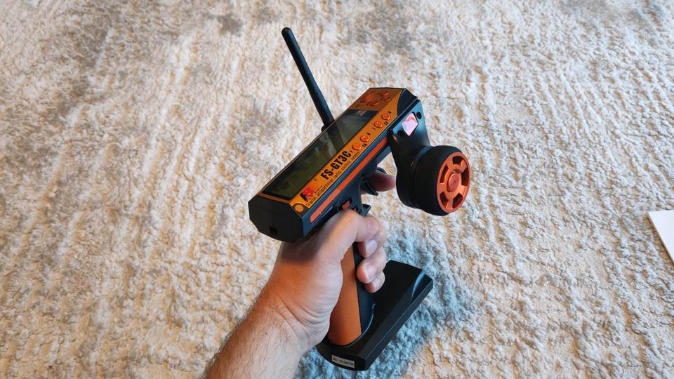 Flysky FS-GT3C 2.4 GHz 3CH Fernbedienung LCD für RC Auto Boot in Müllheim