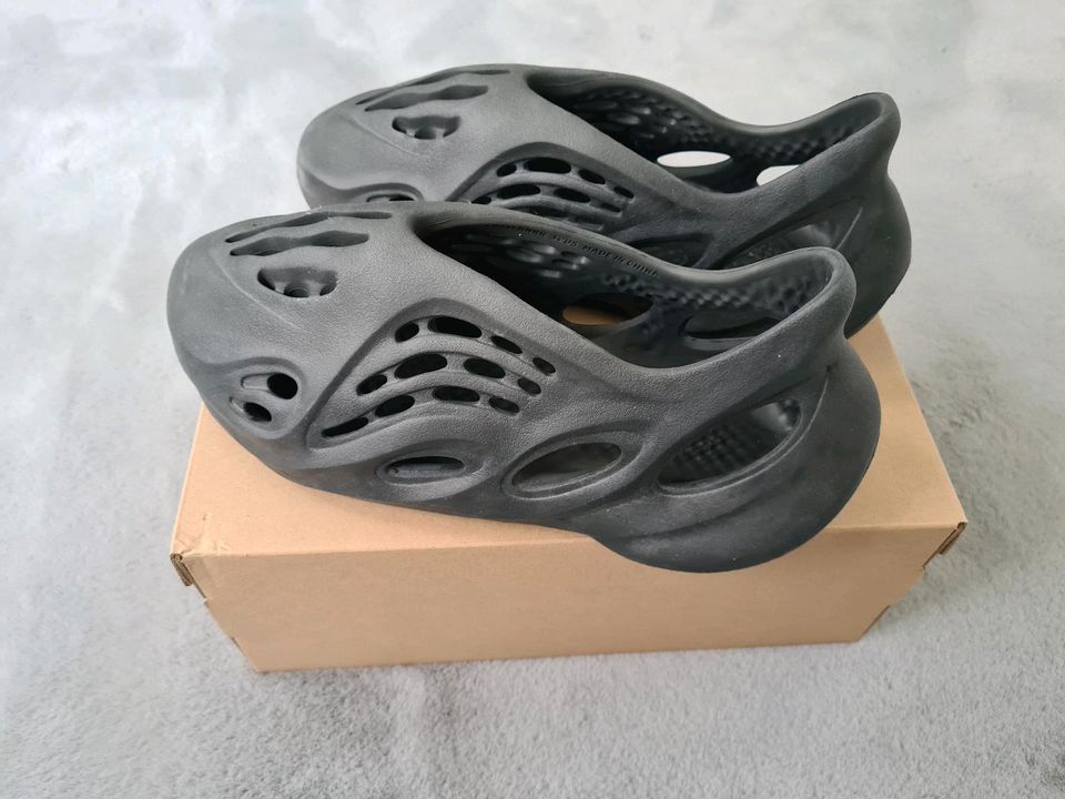 Yeezy Foam Runner Onyx Größe US 12 EU 47 ✅️ Peso 6PM Systemic in Moos