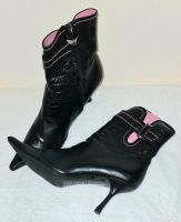 ESCADA Stiefeletten schwarz pink Gr. 37,5 Neuhausen-Nymphenburg - Nymphenburg Vorschau