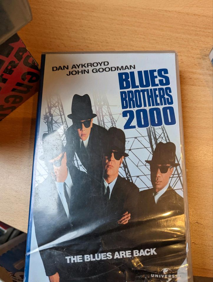 VHS Blues Brothers 2000 & Guck mal wer da spricht in Flörsheim am Main