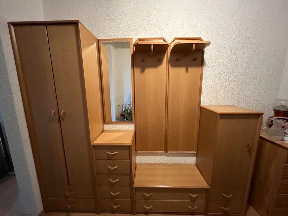 Garderobe mit Spiegel in Fritzlar