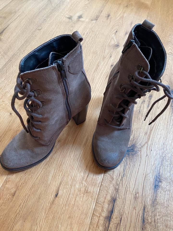Fantasy Stiefeletten Boots Taupe Gr 37 Schnürstiefeletten in Braunschweig