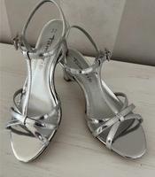 Sandalen silberne Riemchen Sandalen Gr 38 TOP Hochzeit Gala ❣️ Hessen - Bad Homburg Vorschau
