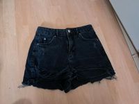 Shorts von MOM Gr.36 sehr guter Zustand Stuttgart - Botnang Vorschau