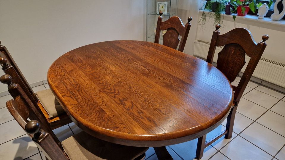 Esszimmer Tisch + Stühle aus Massivholz in Bocholt