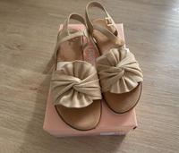 Sandalen, Graceland, beige, Wildleder-Optik, Gr.41 NEU Hessen - Gladenbach Vorschau