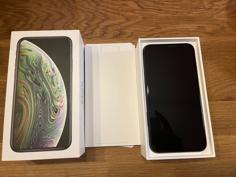 IPhone XS 256 GB Space grau in St. Georgen