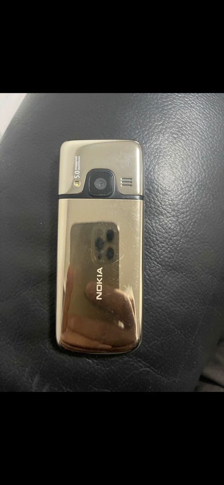 Nokia 6700 Gold funktioniert und Ladegeräte in Köln