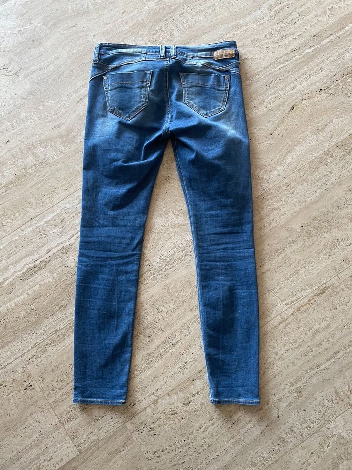 GANG Damen Jeans Nena SKINNY Größe 29 in Beckum