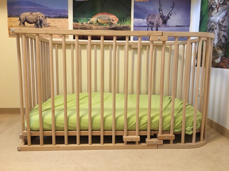 BabyBay Beistellbett mit Erweiterung z.Kinderbett inkl. Matratzen in Oberschleißheim