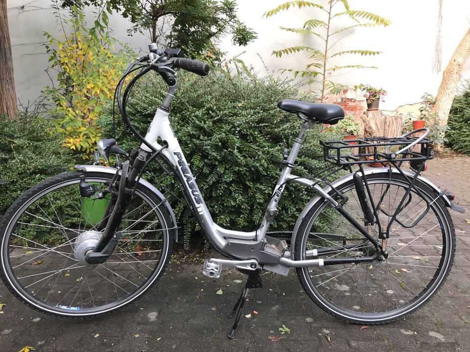 Damenfahrrad E-Bike Pegasus in Nürnberg (Mittelfr)