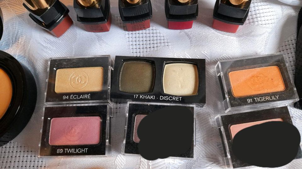 Chanel Make-up Lippenstift Lidschatten Puder Rouge in Itzehoe