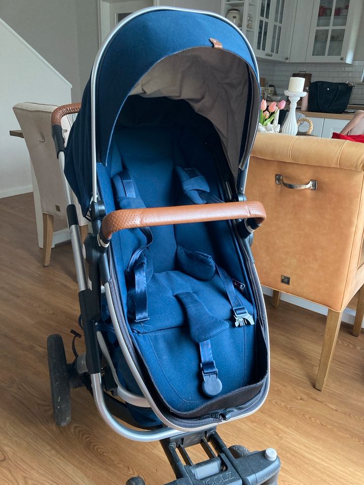 Joolz Geo 2 Kinderwagen Babywanne Sportsitz und viel Zubehör blau in Frankfurt am Main