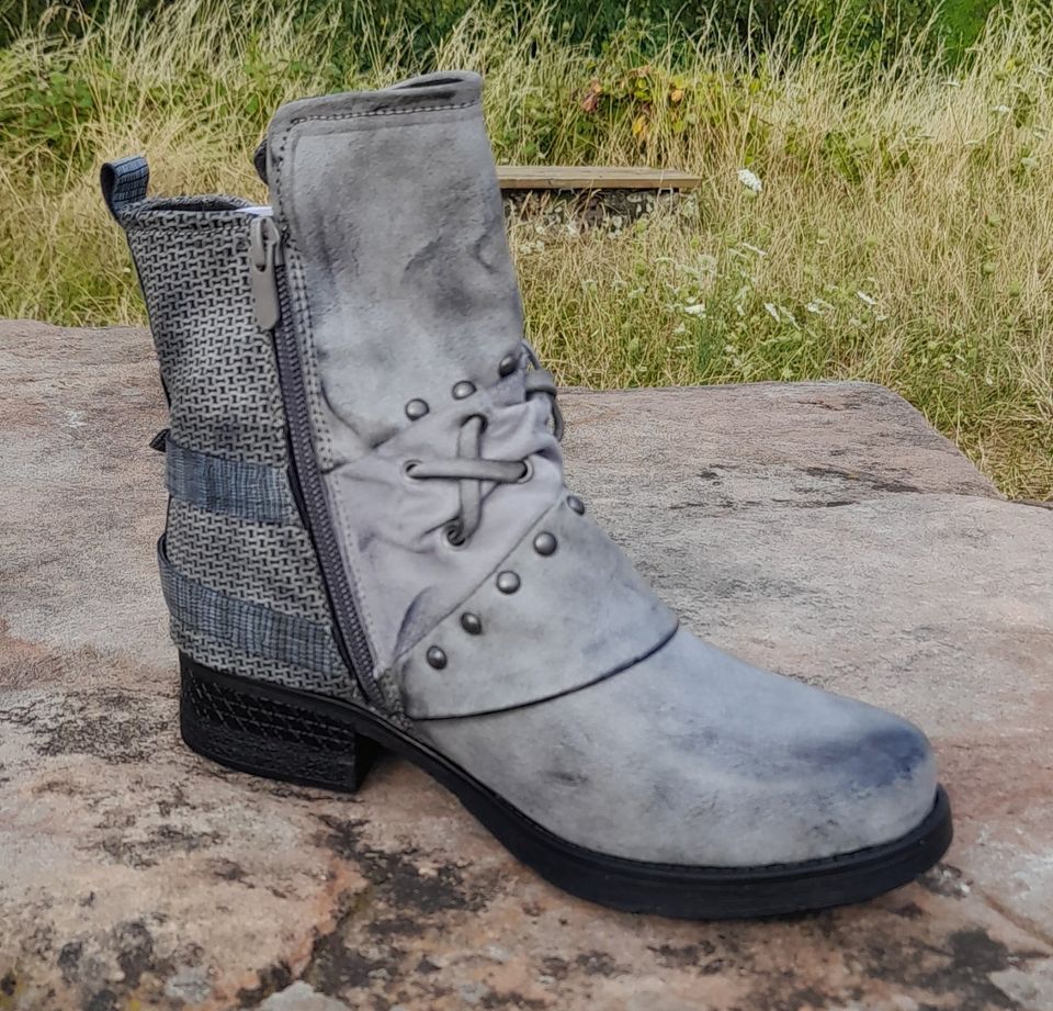 Damen Stiefeletten Biker Boots mit Nieten - Grau Gr. 37 NEU in  Rheinland-Pfalz - Edenkoben | eBay Kleinanzeigen ist jetzt Kleinanzeigen