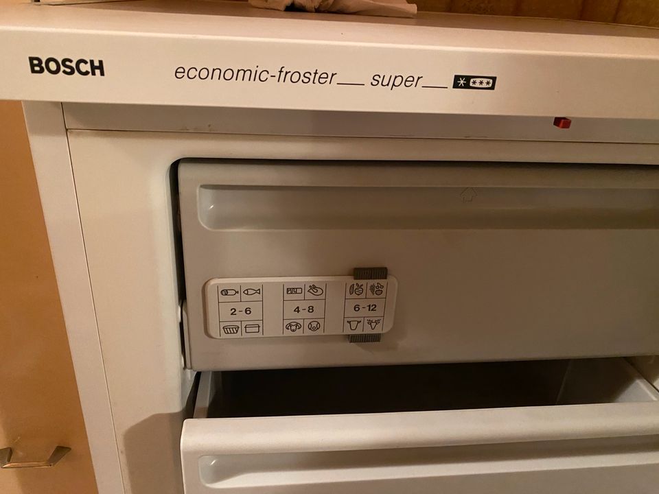 Bosch economic Froster Gefrierschrank in Geislingen an der Steige