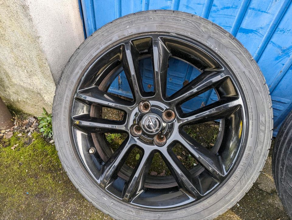 Opel Corsa D Alufelgen Opc Line 215/45 R17 Sommerreifen in Essen