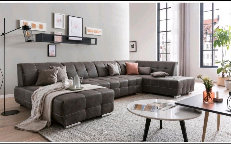 Wohnlandschaft  U- Form Sofa in Papenburg