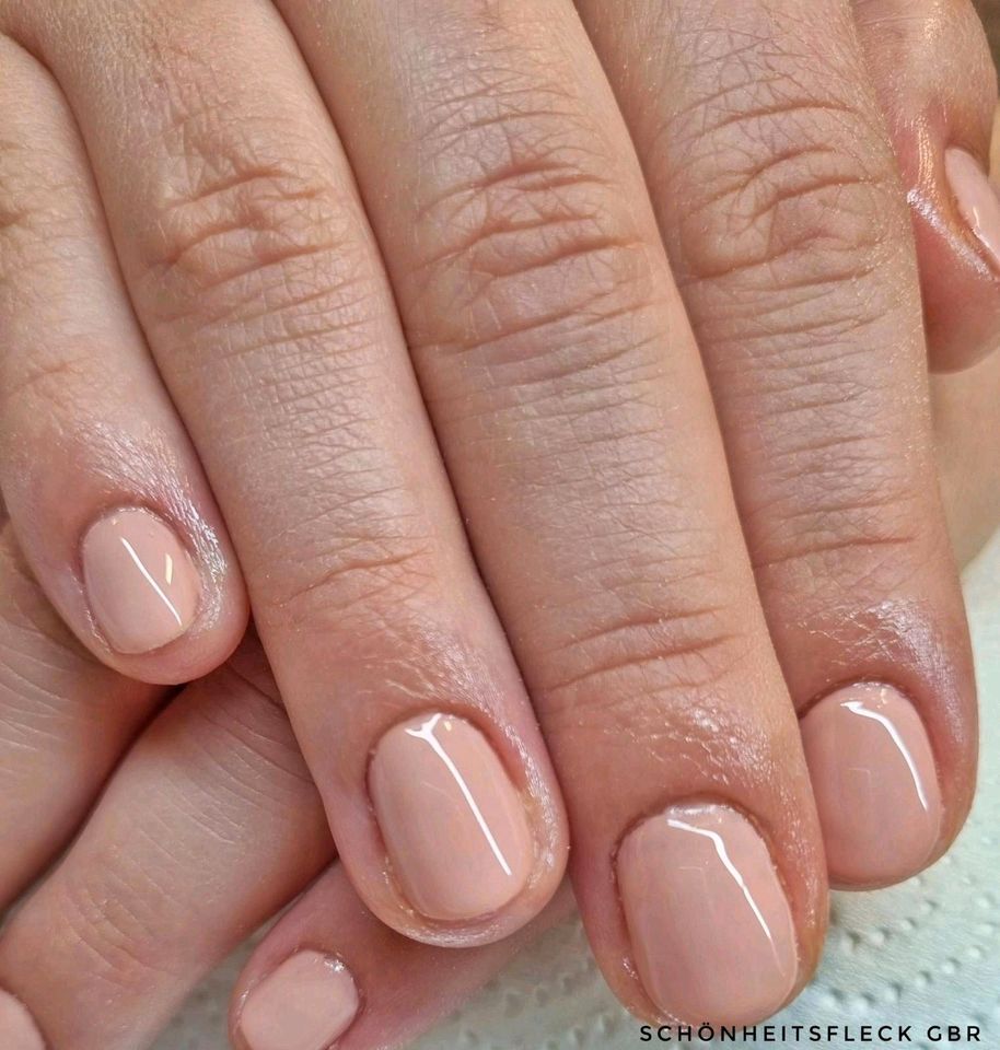 Nagelverlängerung Acryl Gel Shellac Maniküre in Villingen-Schwenningen