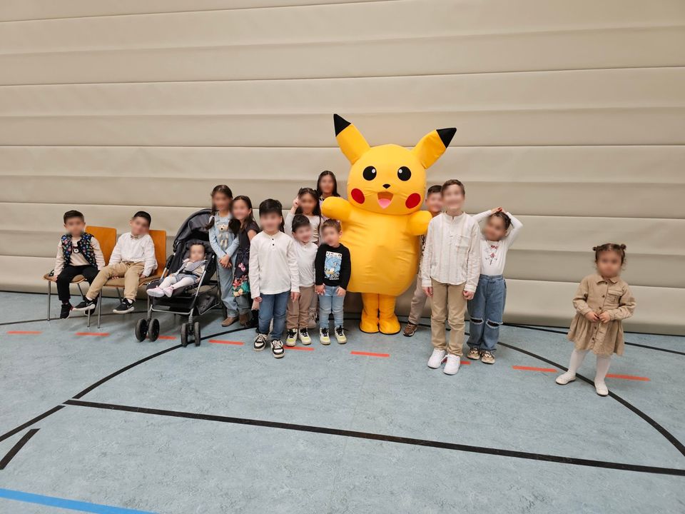 Pokemon Pikachu Maskottchen für dein Event buchen in Wiesloch