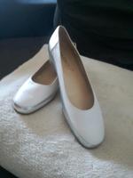 Bagnoli by R.B. Damen Slipper Neuwertig Weiß Gold Silber Größe 38 Nordrhein-Westfalen - Dormagen Vorschau