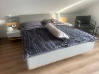 Hochwertiges Doppelbett von Mondo mit Echtholzelementen Niedersachsen - Langenhagen Vorschau